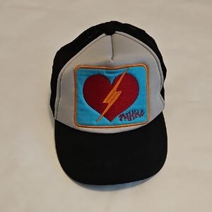 Embroidered Heart & Lightning Bolt Trucker Hat - Black & Gray